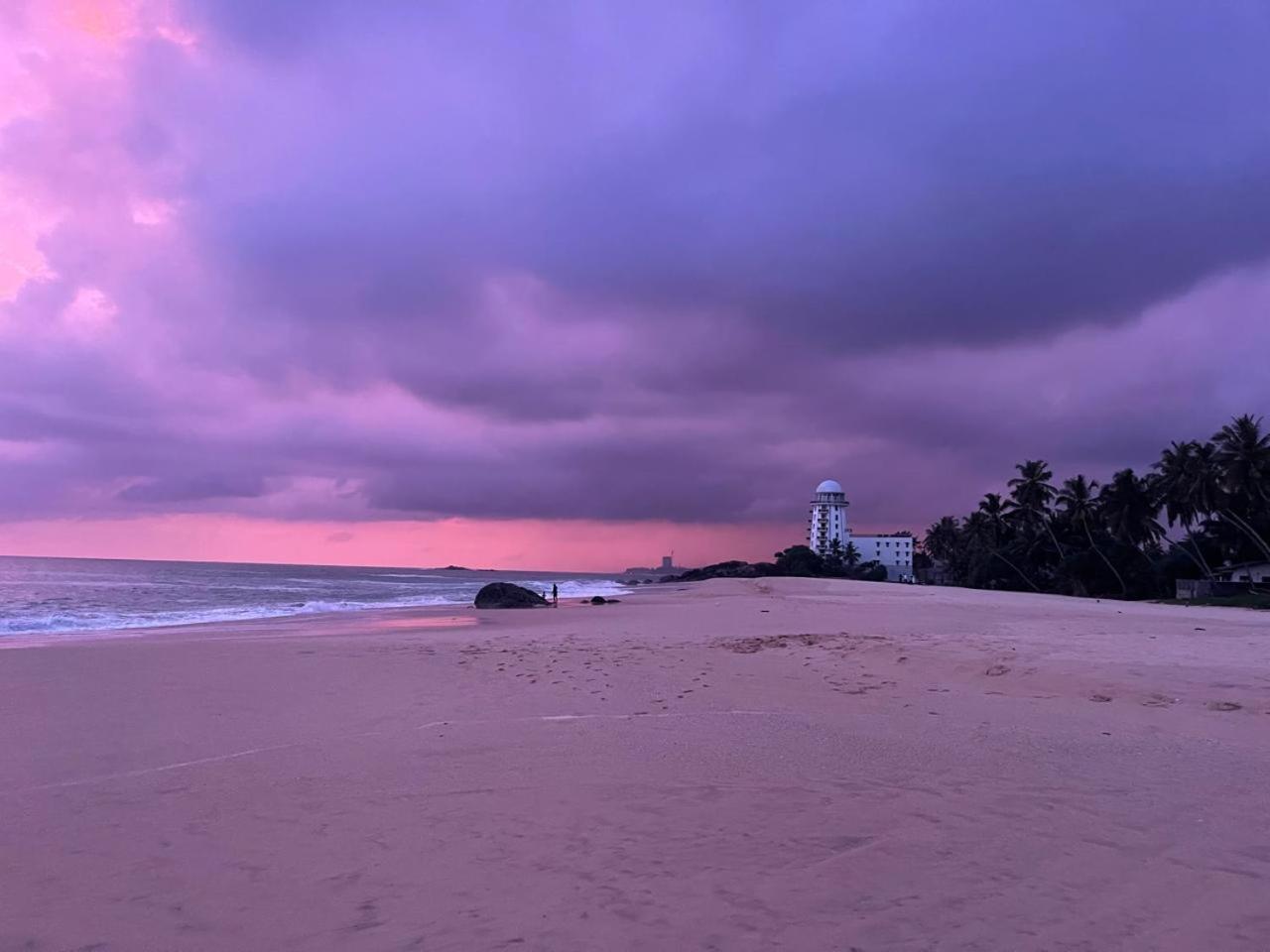 Sea Crest Beach Villa Ambalangoda  Exterior foto